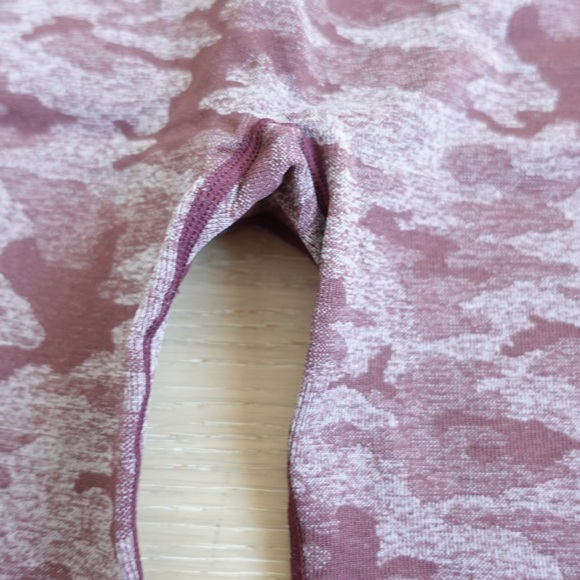 Gymshark Camo Seamless Legging in Small - Picture 8 of 13
